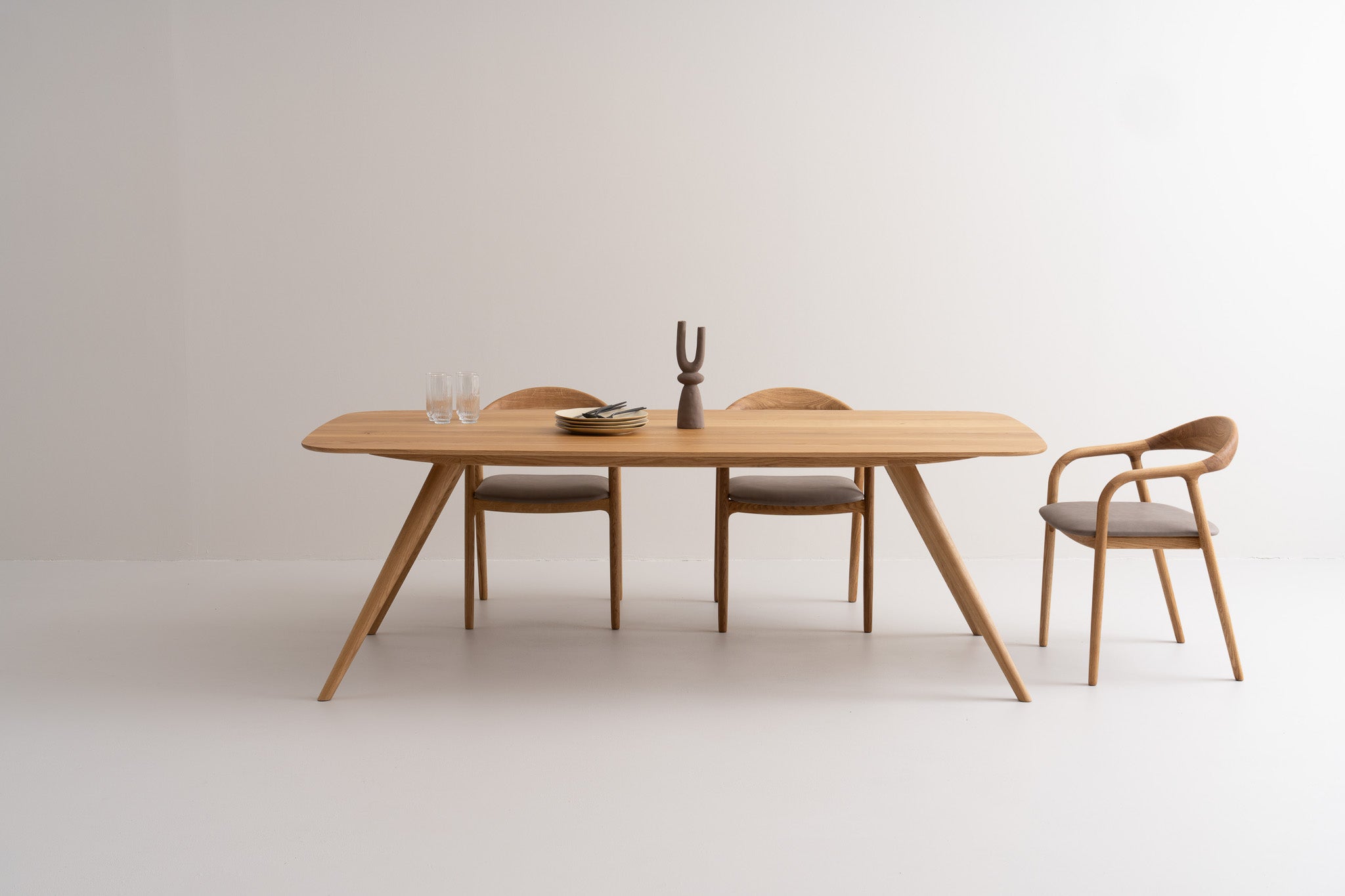 TAVI | Dining Table