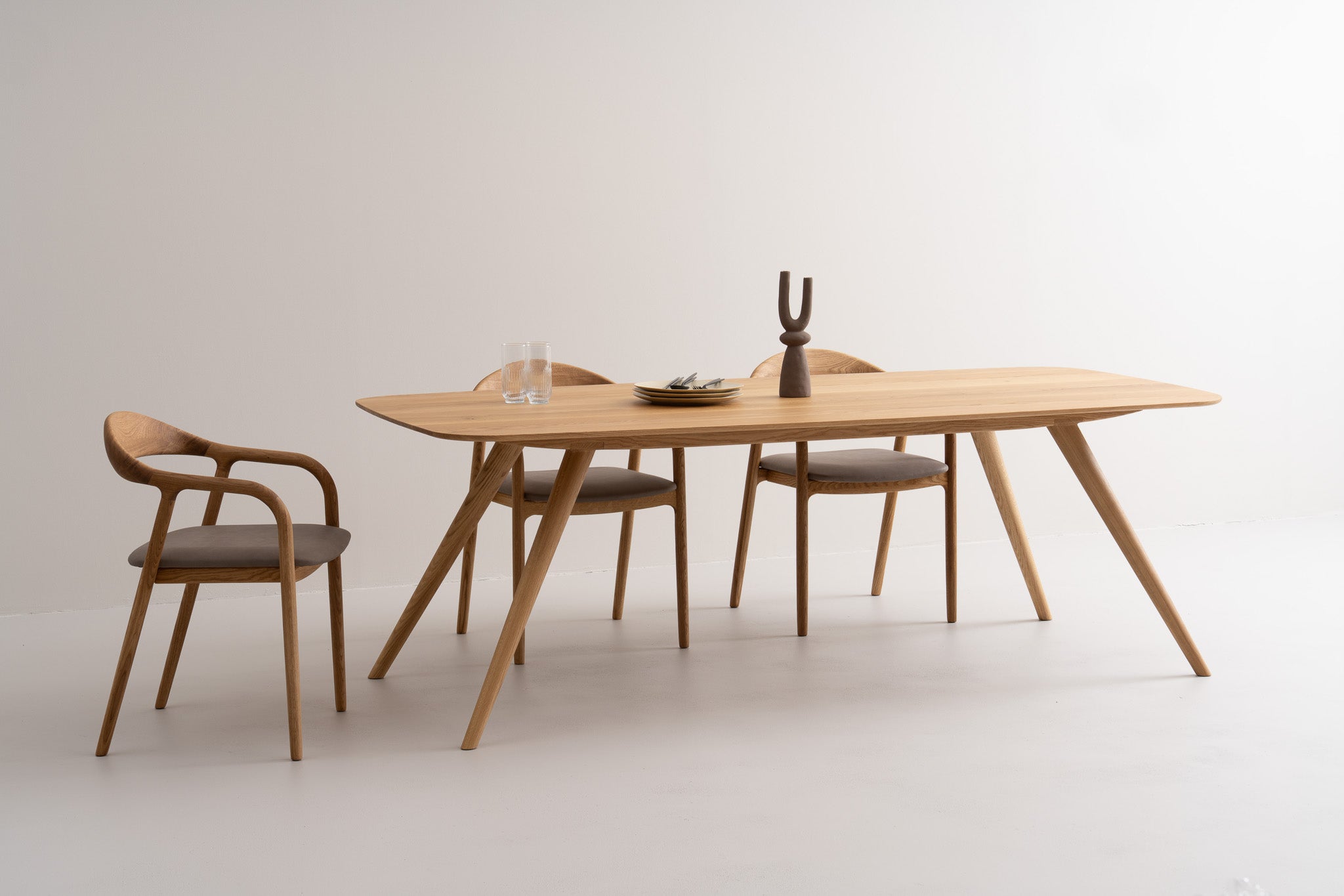 TAVI | Dining Table