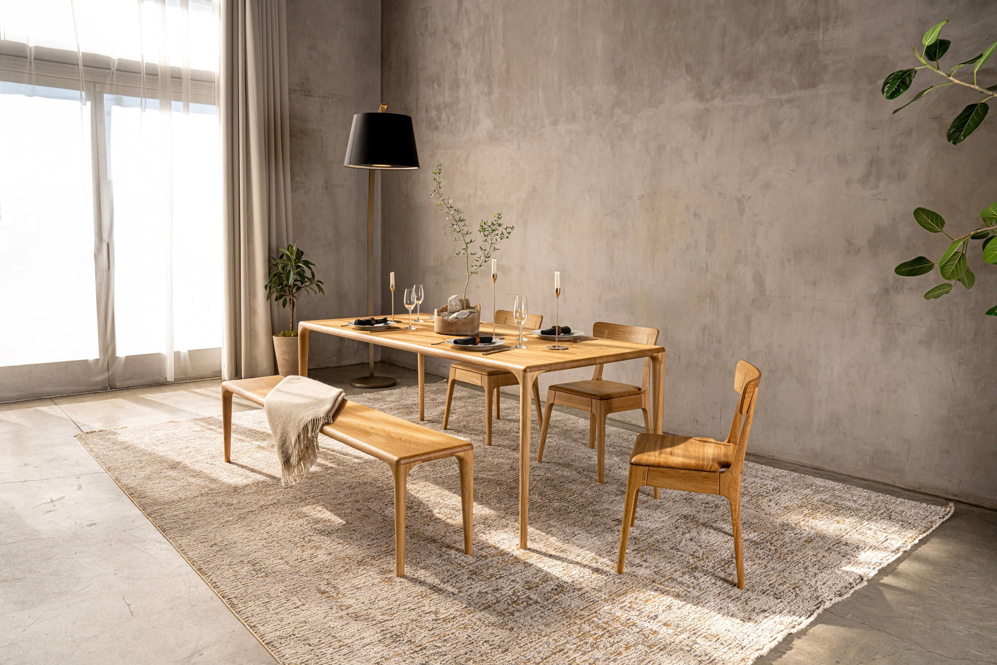 LÜNA | Dining Table
