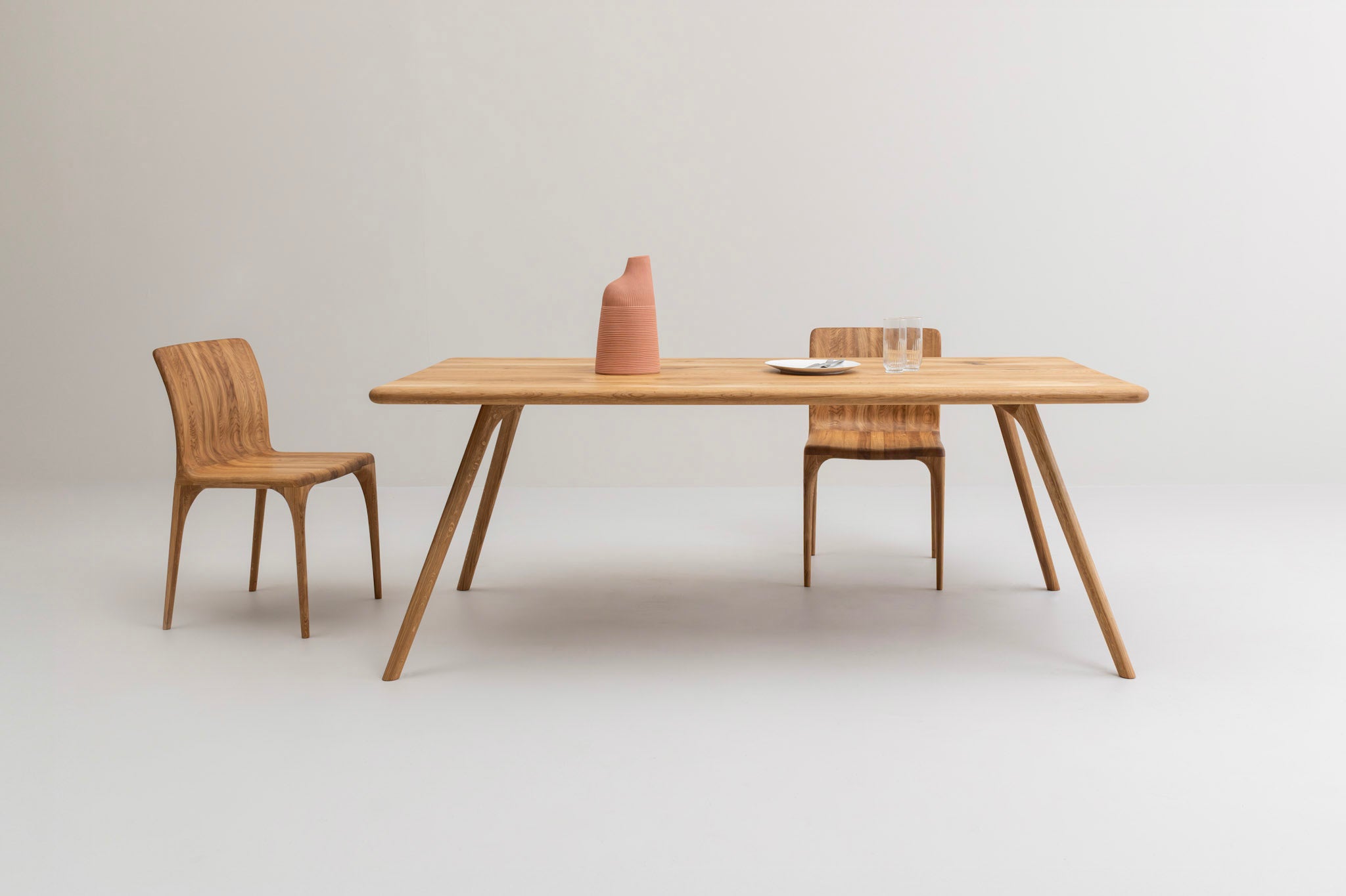 ARLEN | Dining Tables