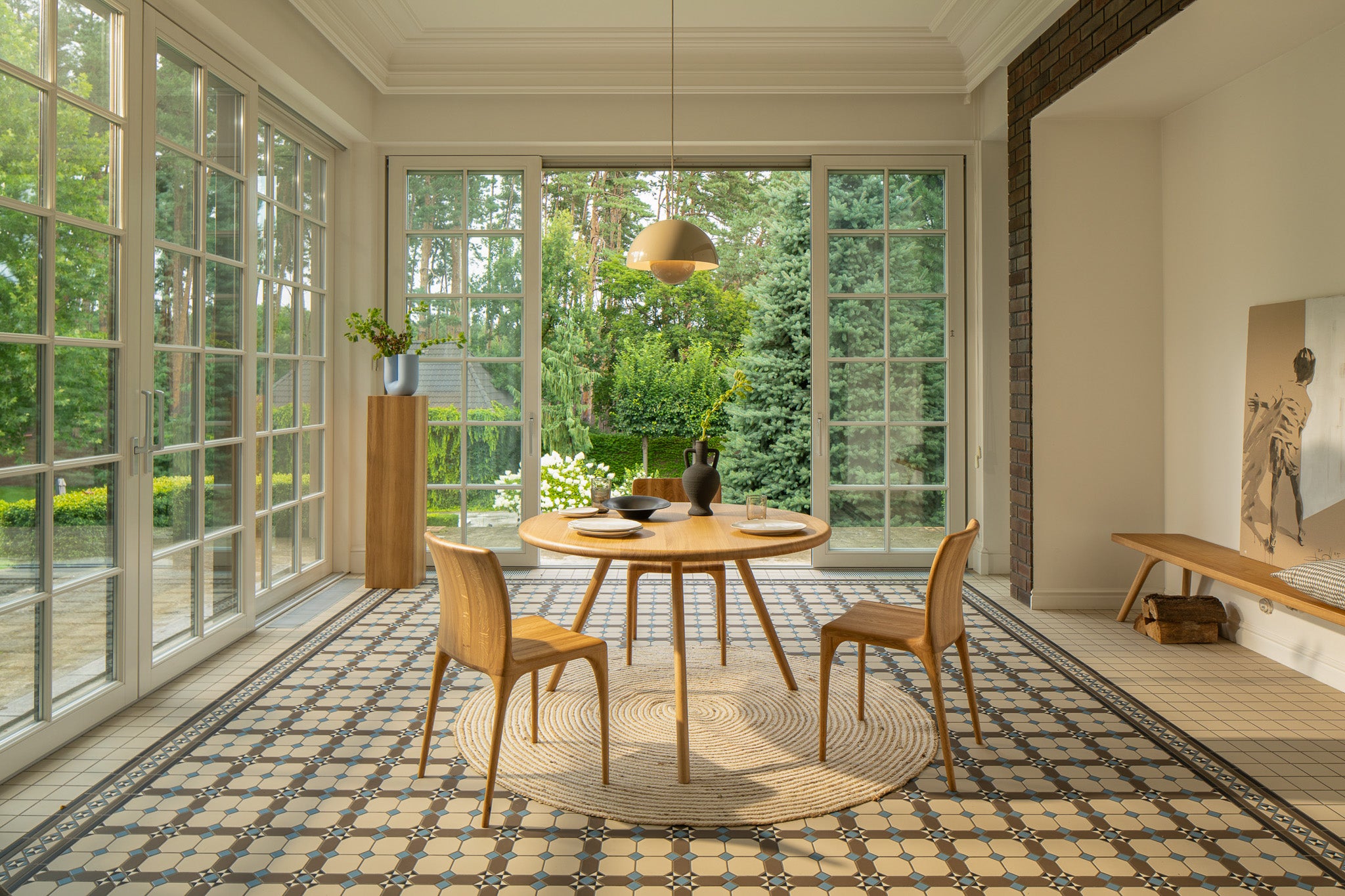 ARLEN | Round Dining Table
