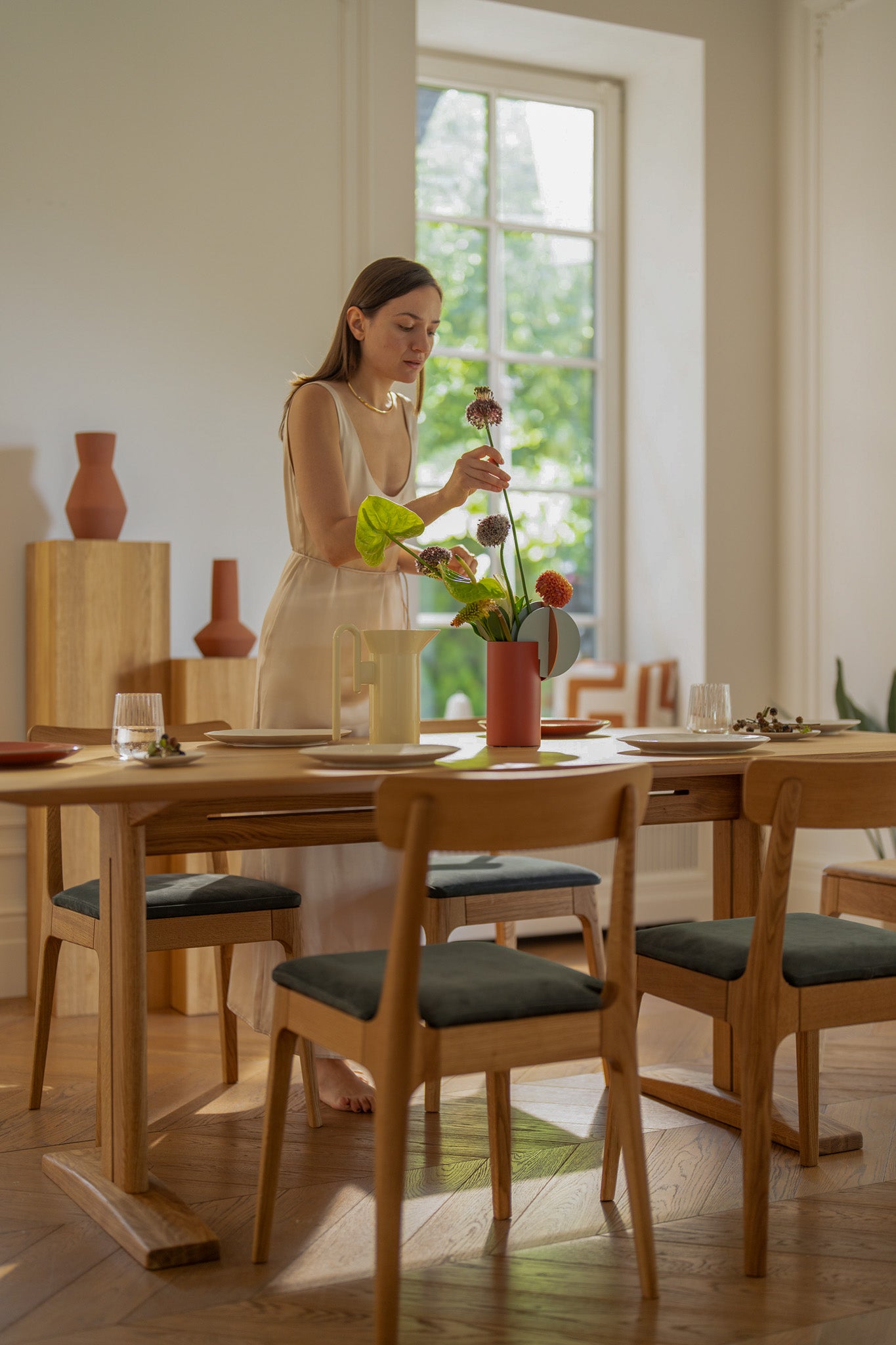KAT | Dining Table