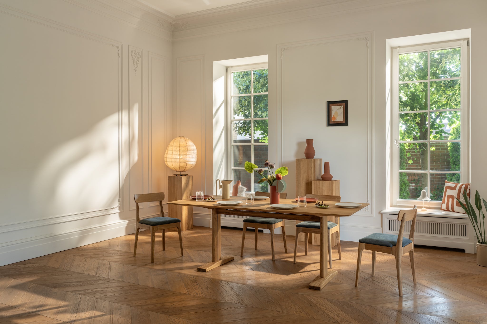 KAT | Dining Table