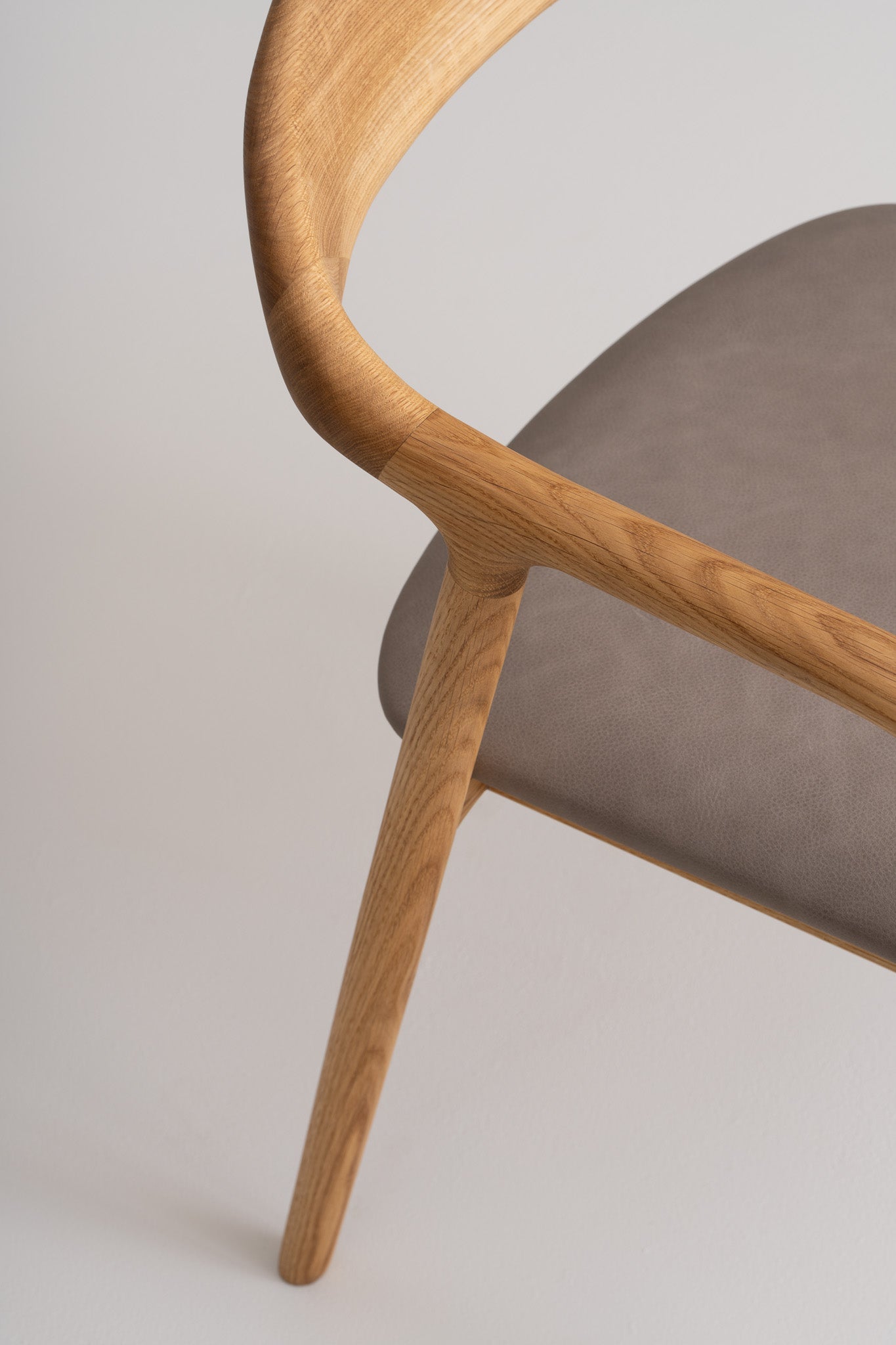 LELA S | Chair