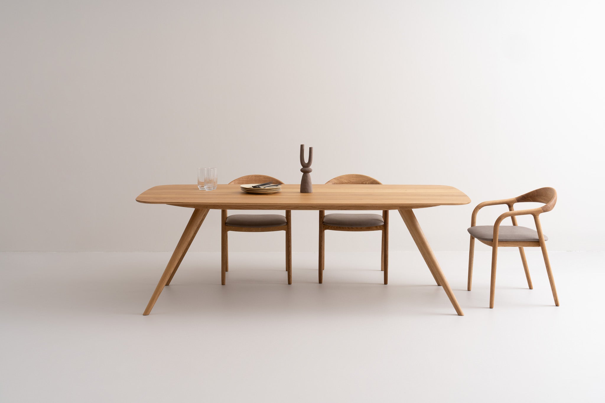 TAVI | Dining Table