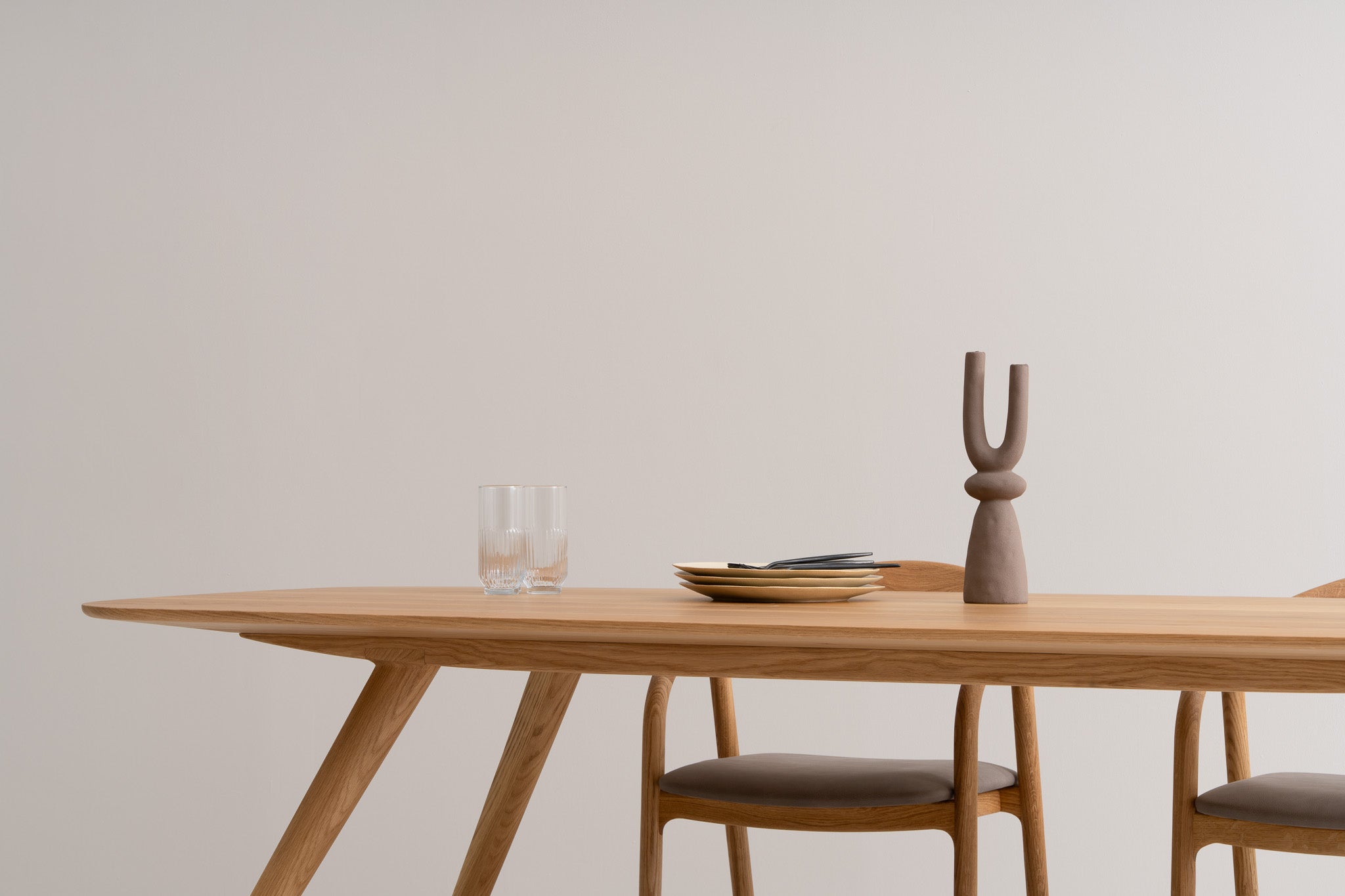 TAVI | Dining Table