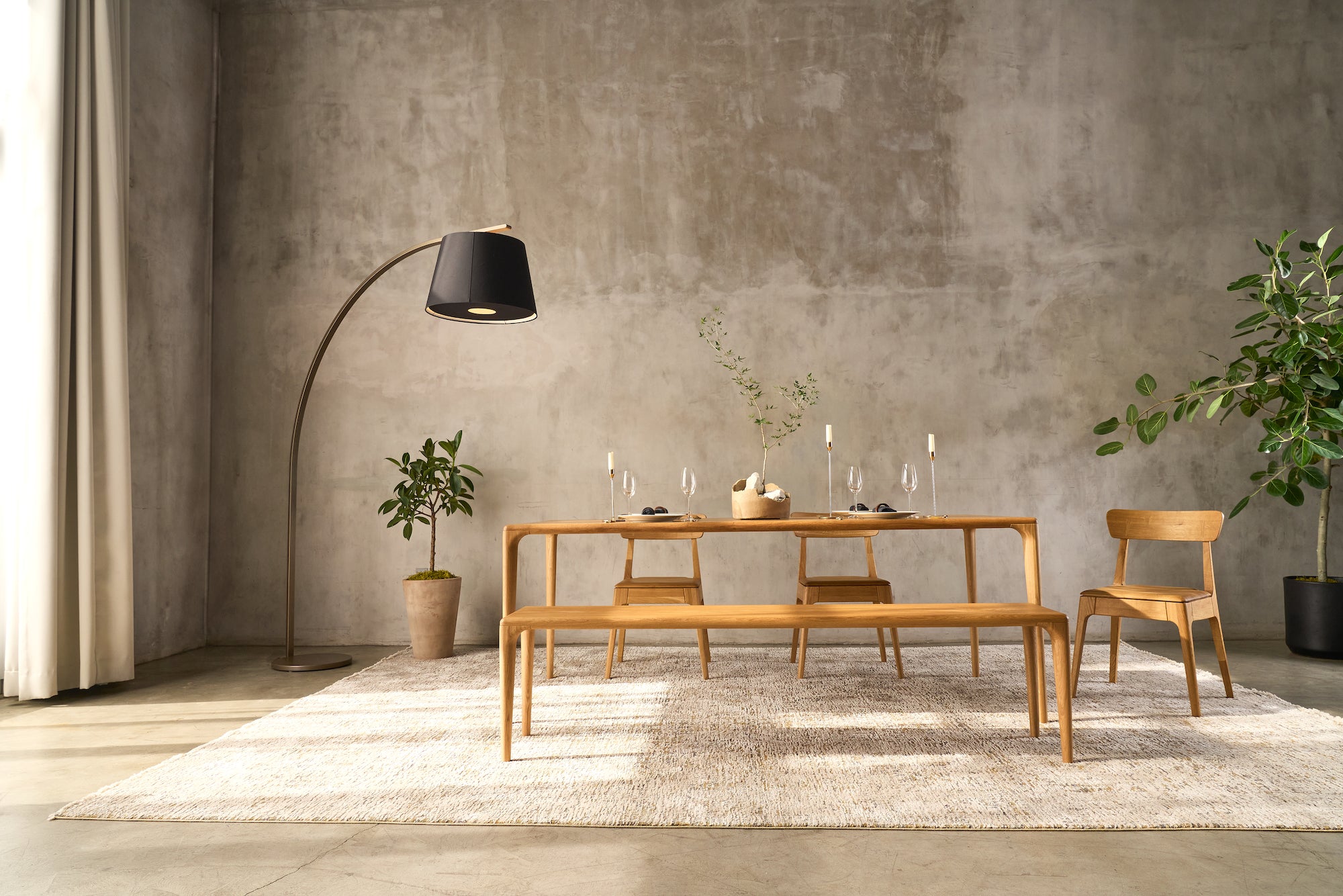 LÜNA | Dining Table