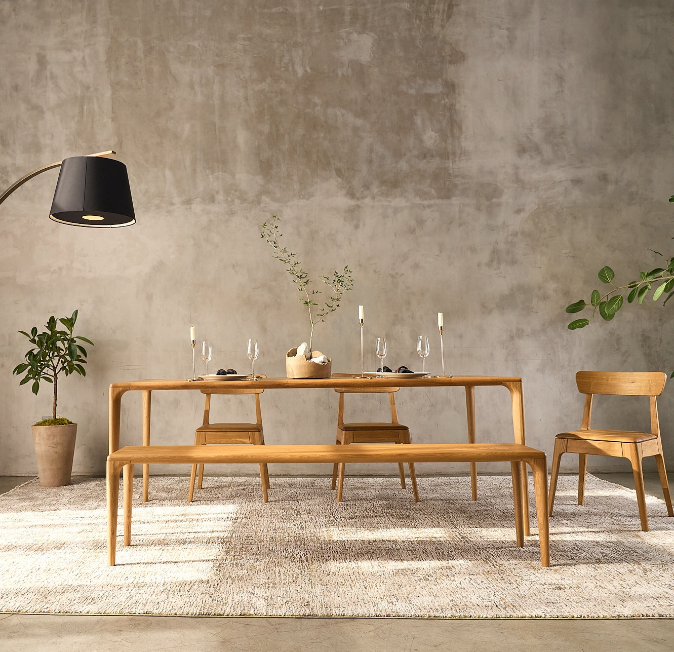 LÜNA | Dining Table