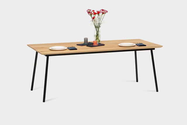 MARTA S | Tisch aus Eiche | 220 x 100 x 3 cm | B6 Lagerbestand