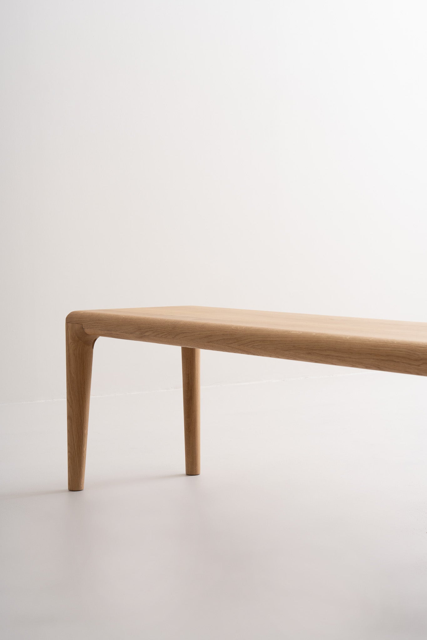 LUNA S | Dining Table image 9