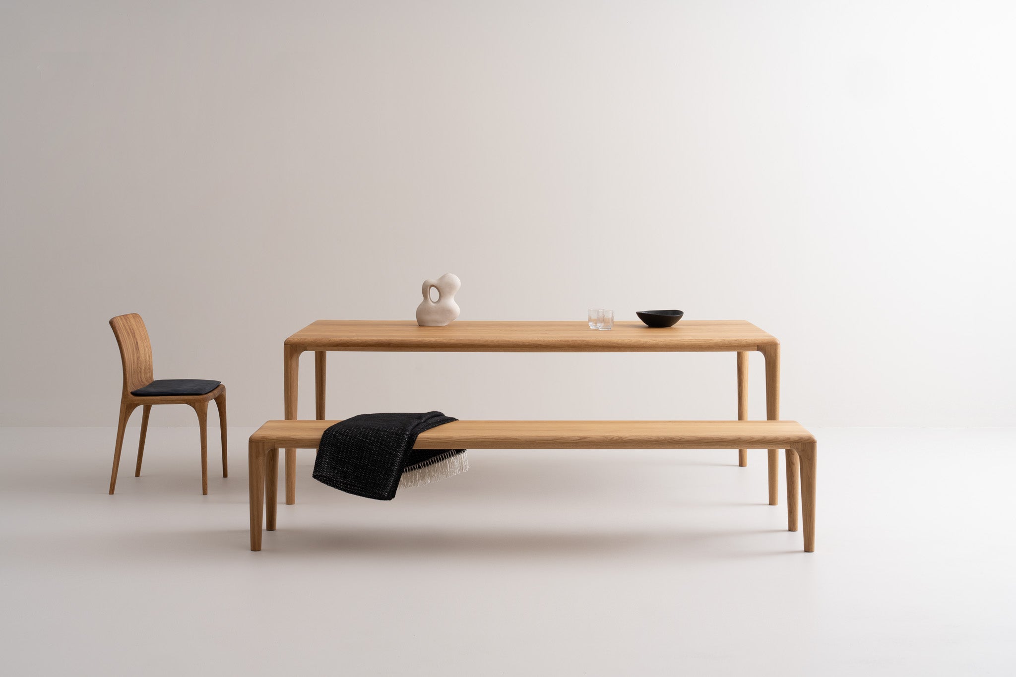 LUNA S | Dining Table image 4