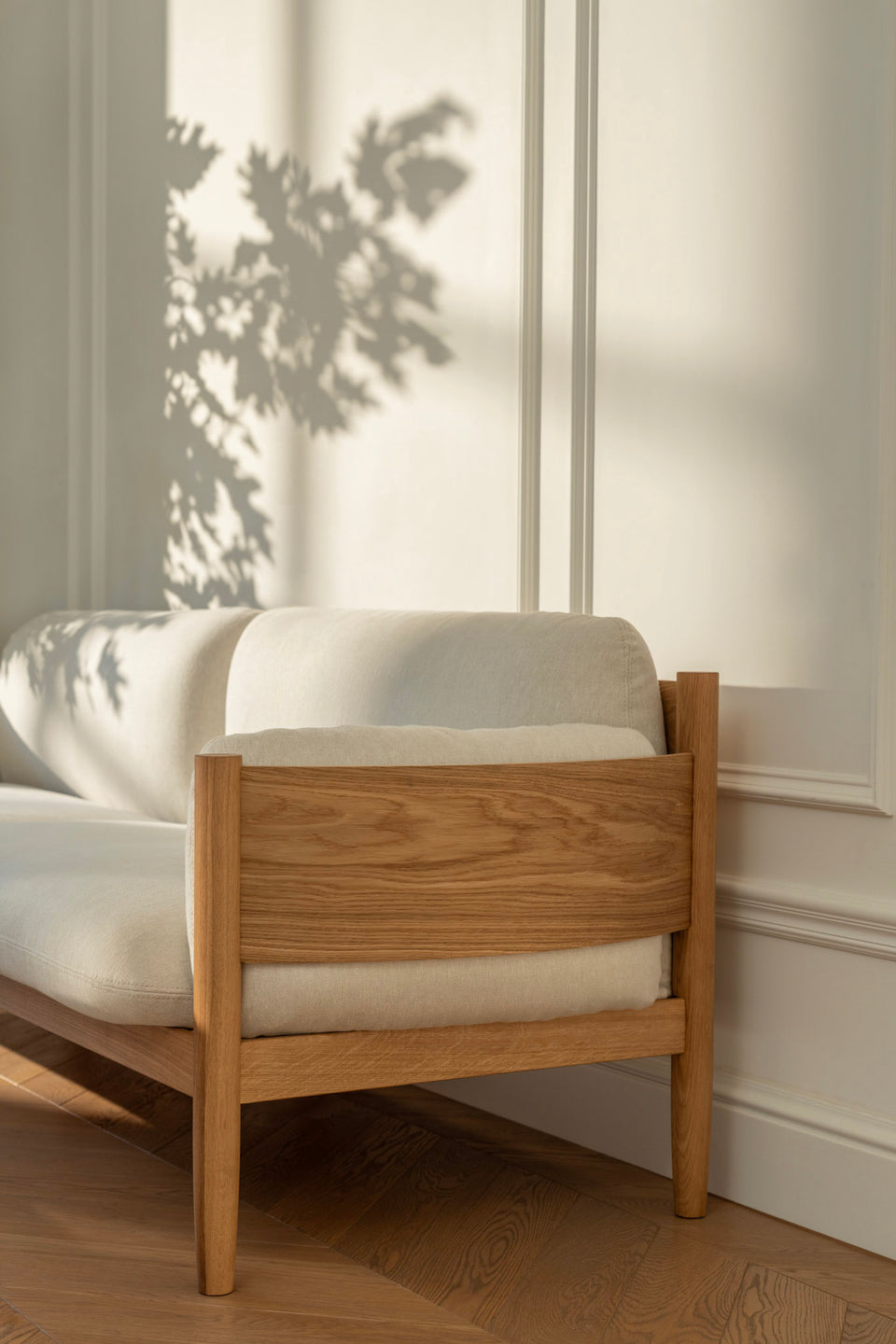 Balanced proportions for everyday comfort.