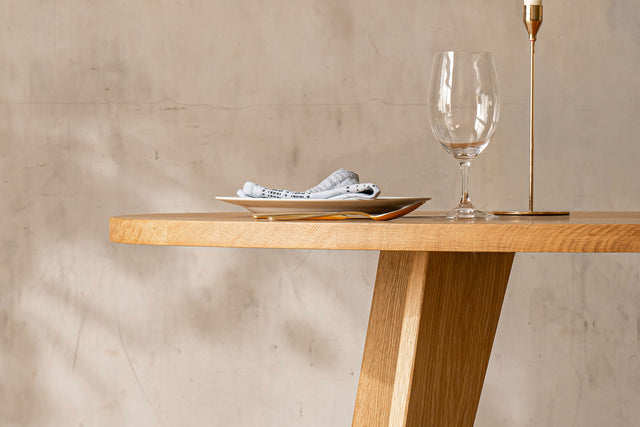 AMBER Oval | Dining Table image 4