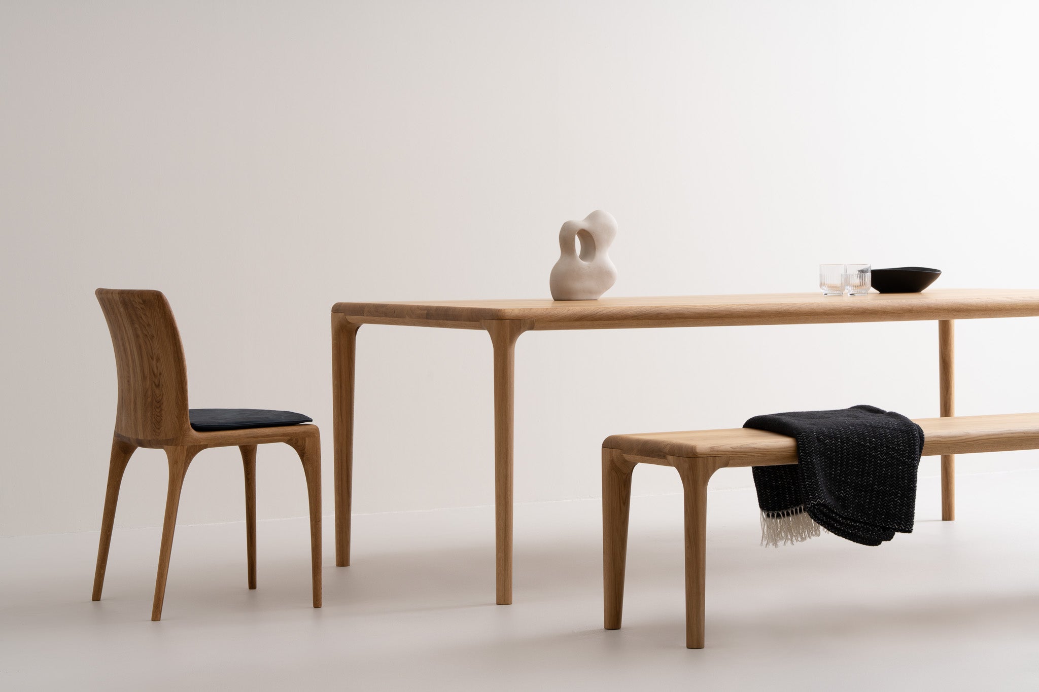 LUNA S | Dining Table image 11