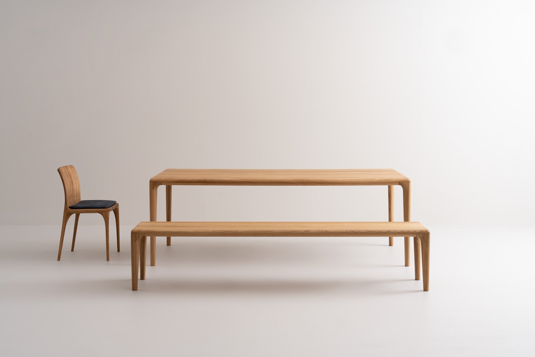 LUNA S | Dining Table image 12