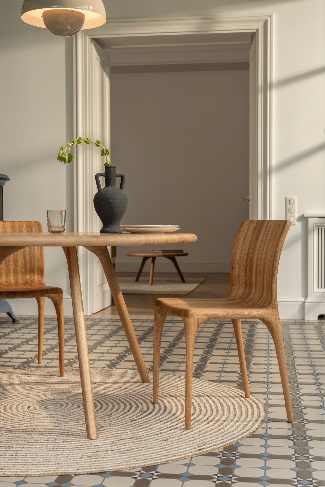 ARLEN | Round Dining Table image 19