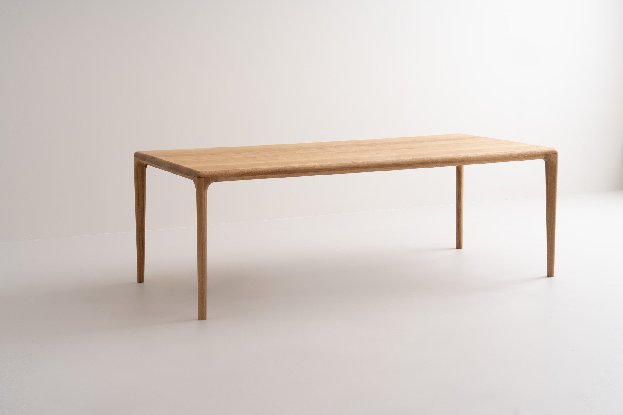 LUNA S | Dining Table image 6