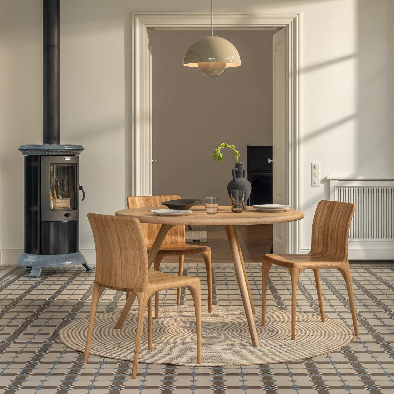 ARLEN | Round Dining Table image 19