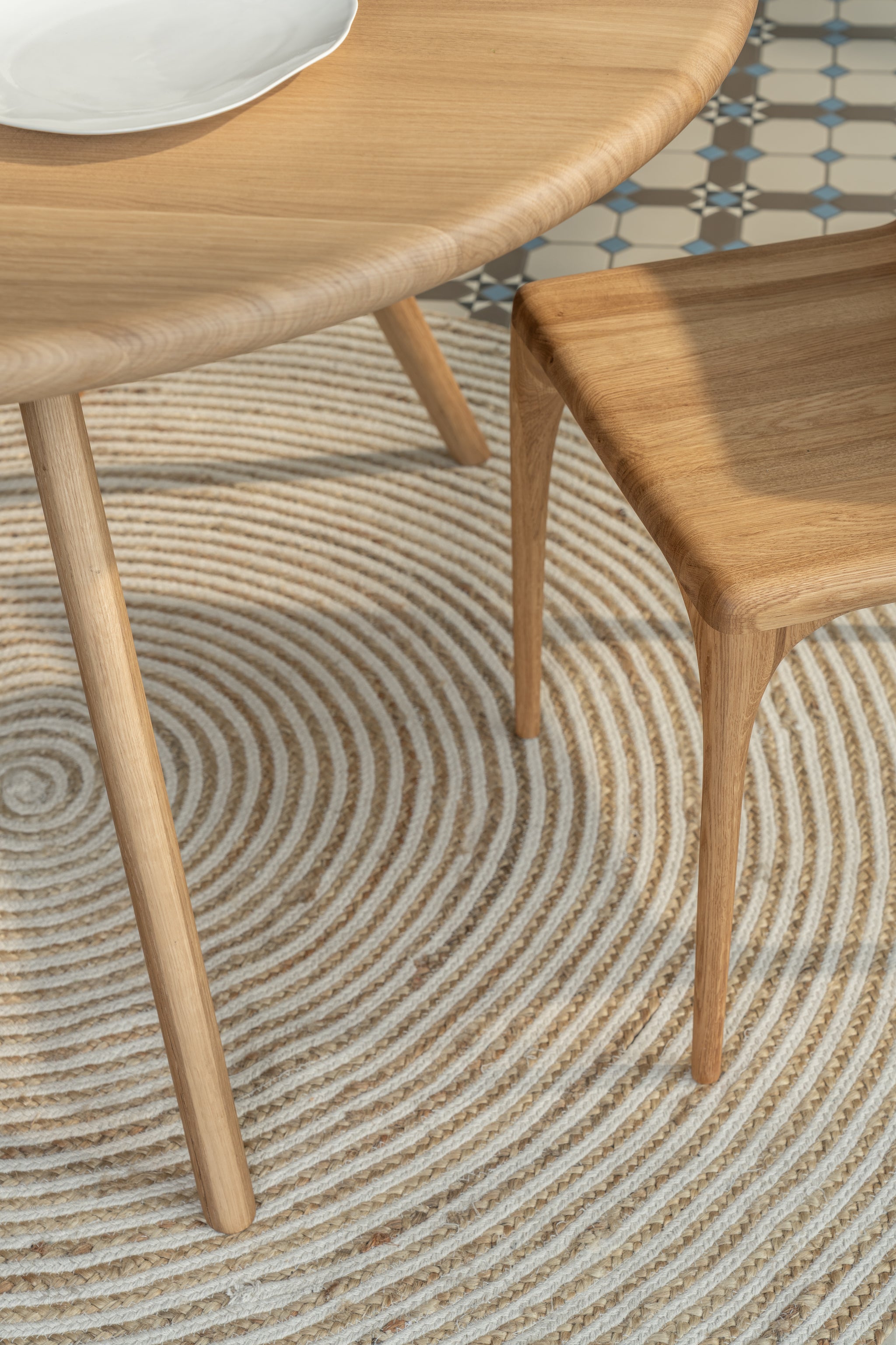ARLEN Round Dining Tables image 17