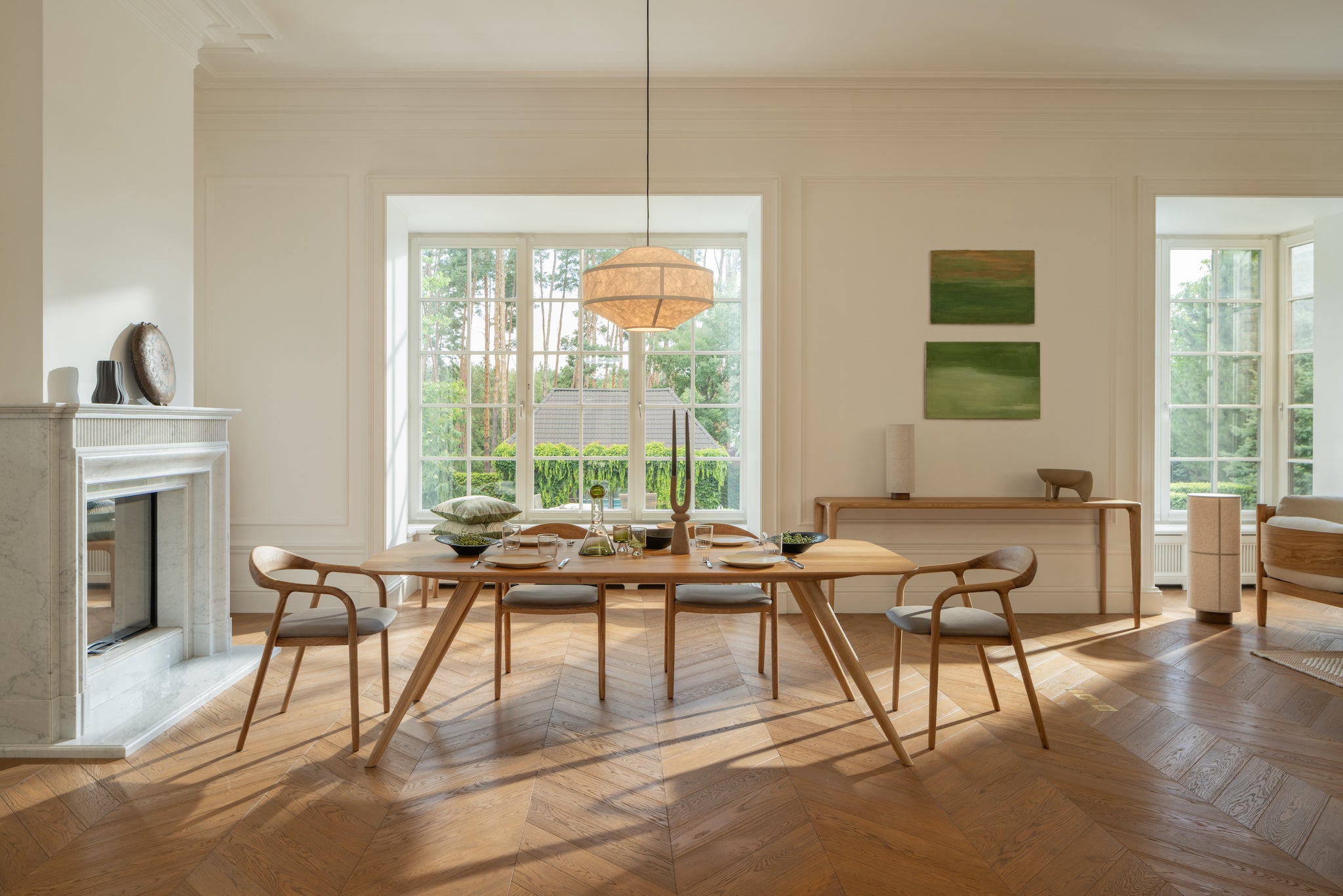 TAVI Dining Table image 22
