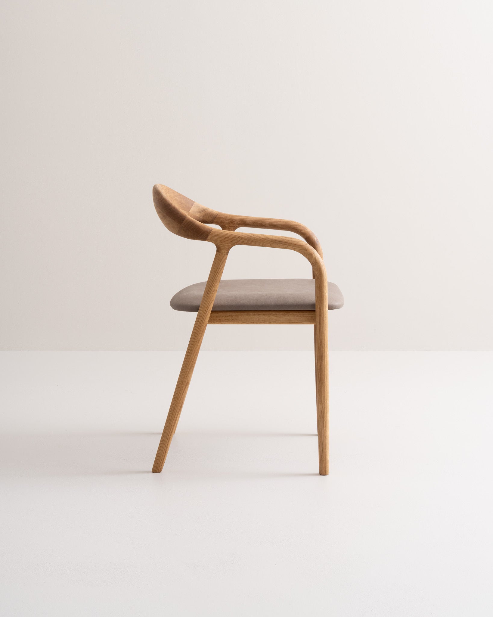 LELA S | Chair image 6