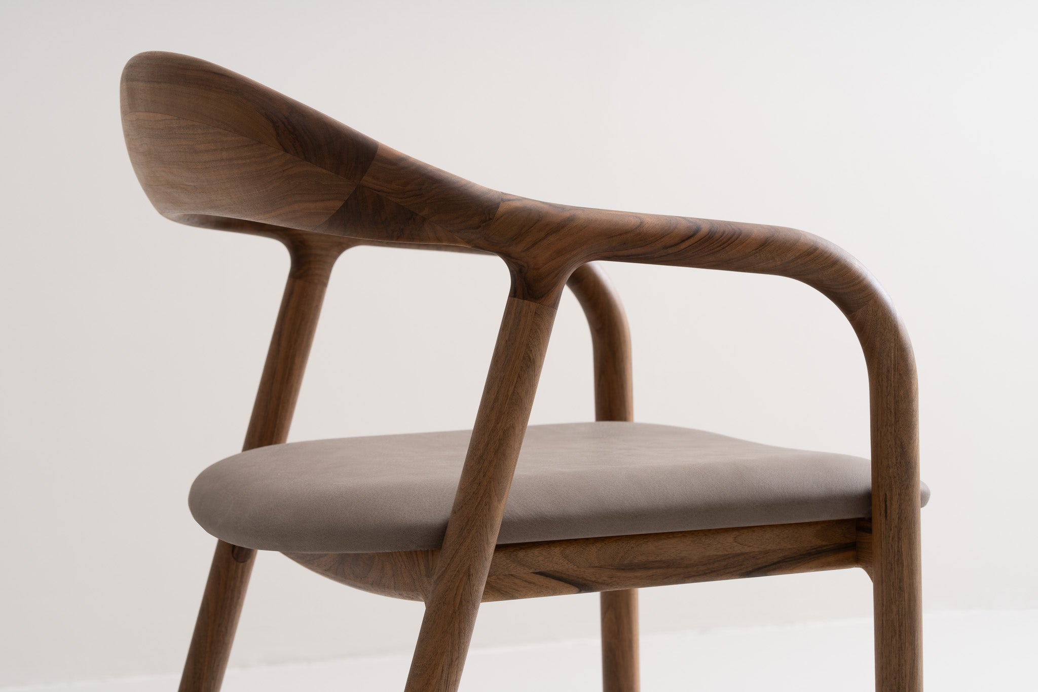 LELA S | Chair image 22
