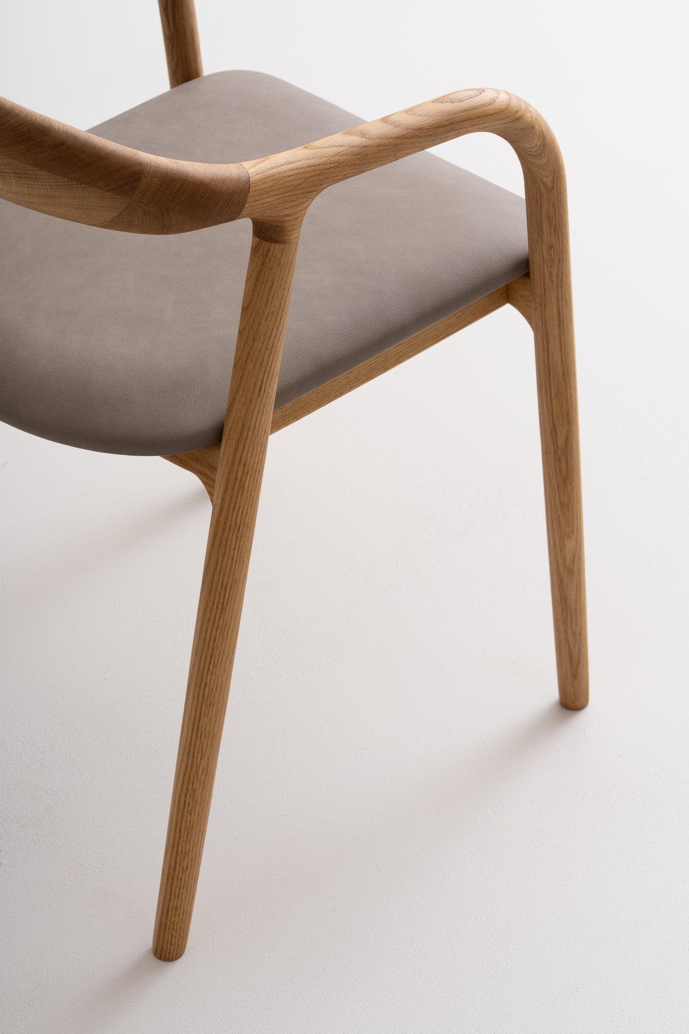 LELA S | Chair image 11