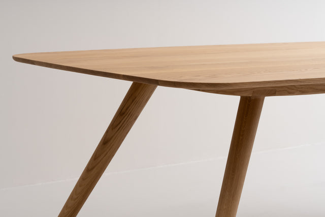 TAVI | Dining Table image 39