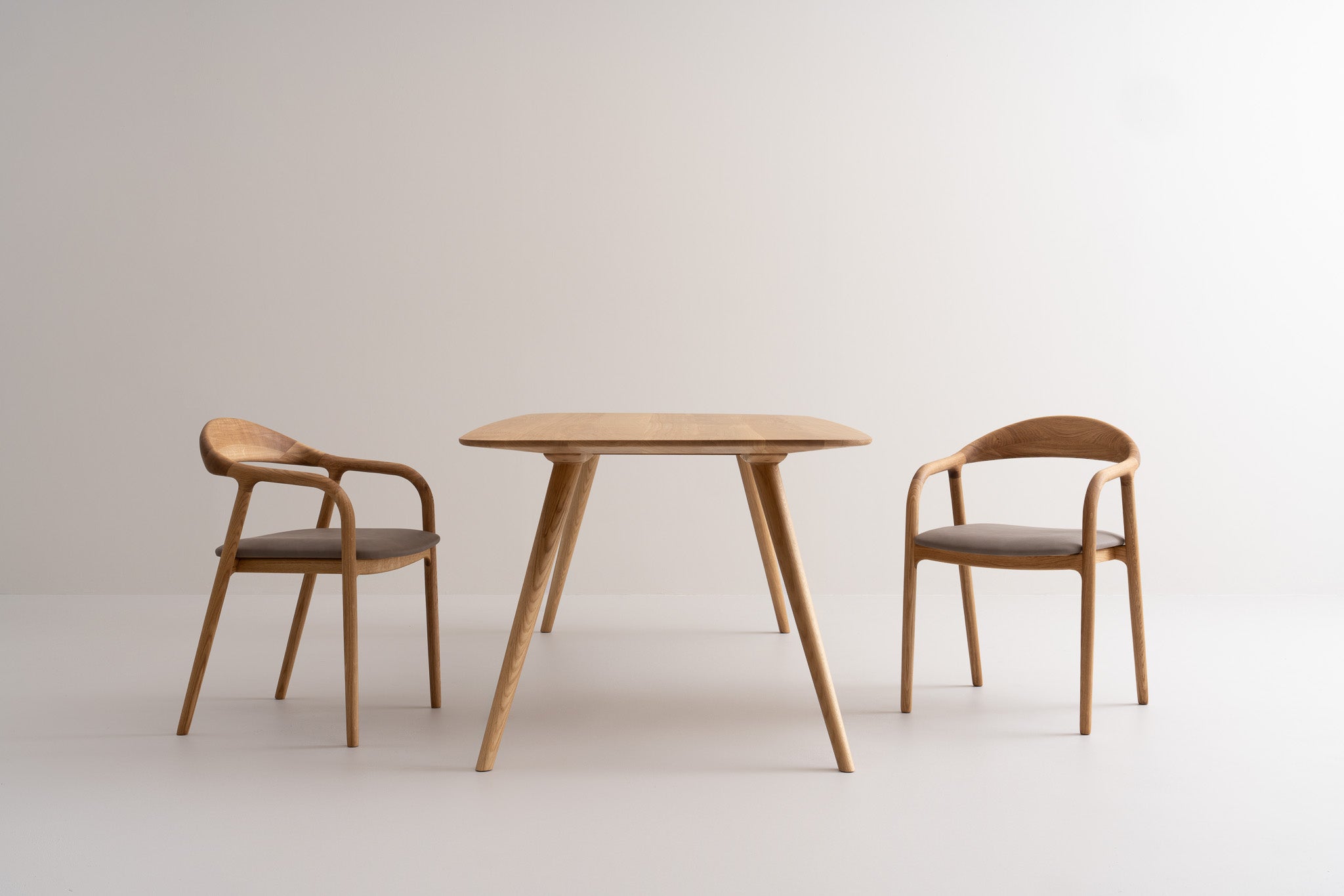 LELA S | Chair image 3